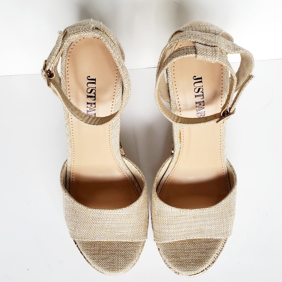 Justfab Kasabi Striped Wedge
Sz. 5.5 - Picture 7 of 13